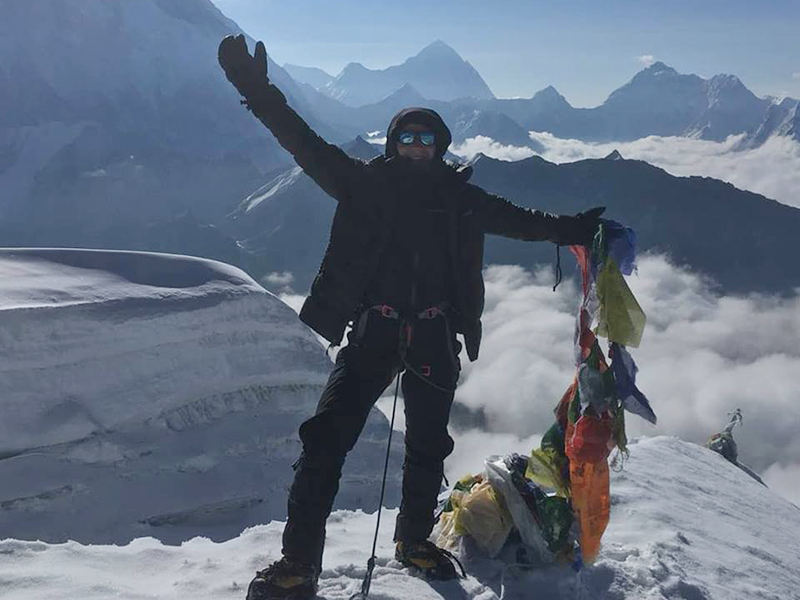 Three Peaks Climbing Pokalde The Island and Lobuche East