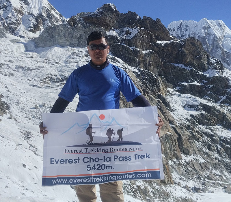 How much does a guided Everest Base Camp trek usually cost and what’s included?